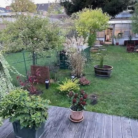 Luxury Duplex Townhouse With Garden/top Location 公寓 *