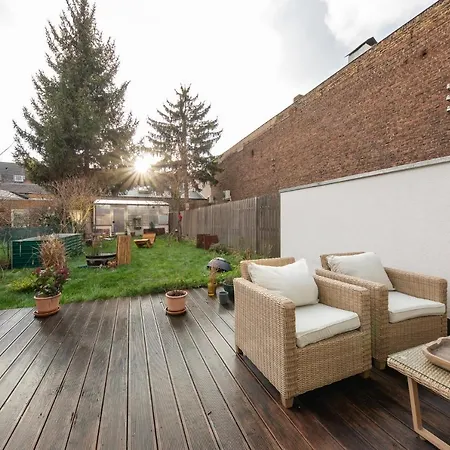 Luxury Duplex Townhouse With Garden/top Location